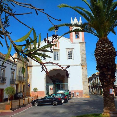 Вилла Stylish Townhouse In Tavira Centre, Shared Pool Экстерьер фото
