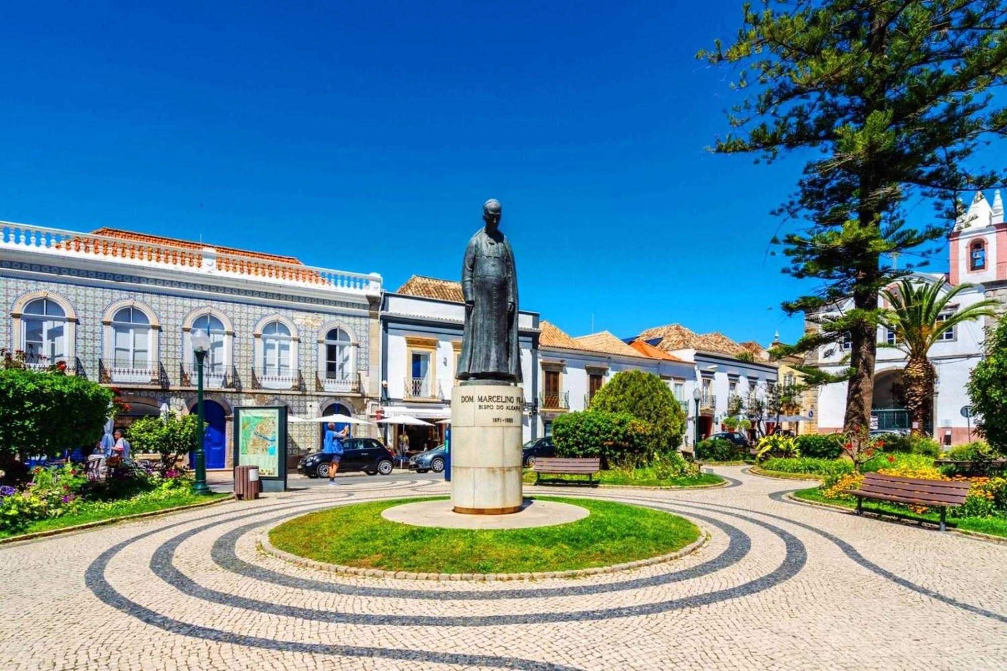 Вилла Stylish Townhouse In Tavira Centre, Shared Pool Экстерьер фото