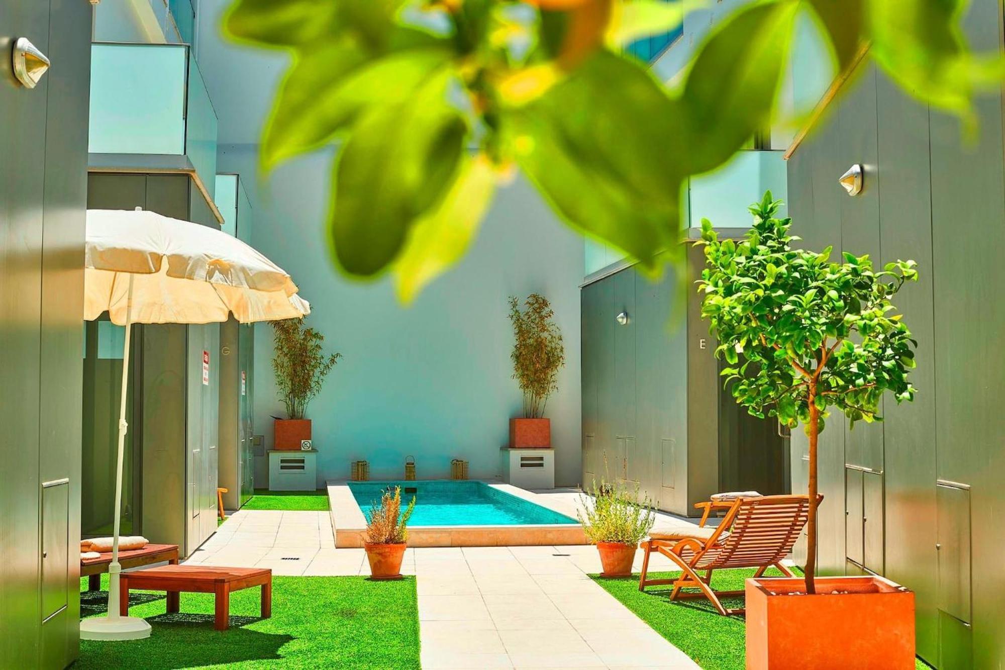 Вилла Stylish Townhouse In Tavira Centre, Shared Pool Экстерьер фото