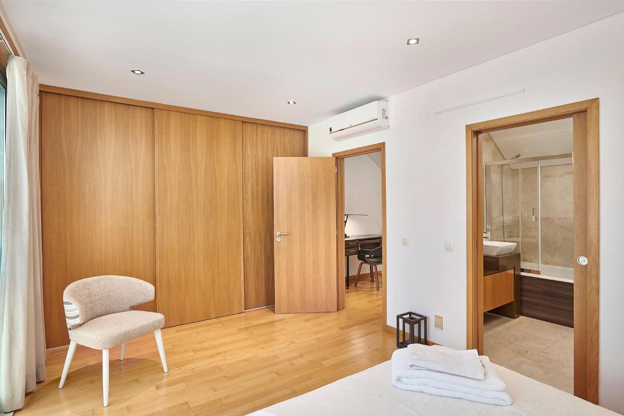 Вилла Stylish Townhouse In Tavira Centre, Shared Pool Экстерьер фото