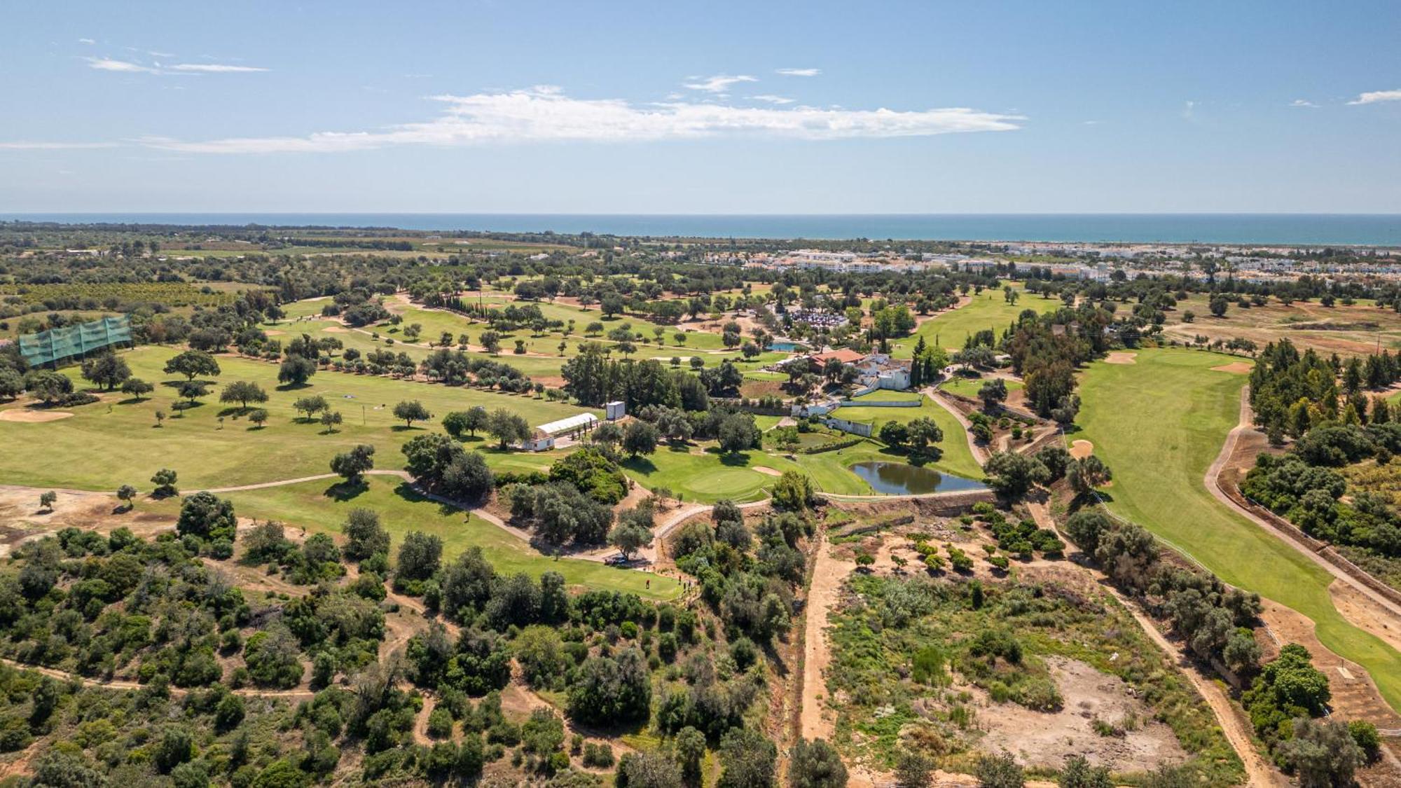 Вилла Stylish Townhouse In Tavira Centre, Shared Pool Экстерьер фото